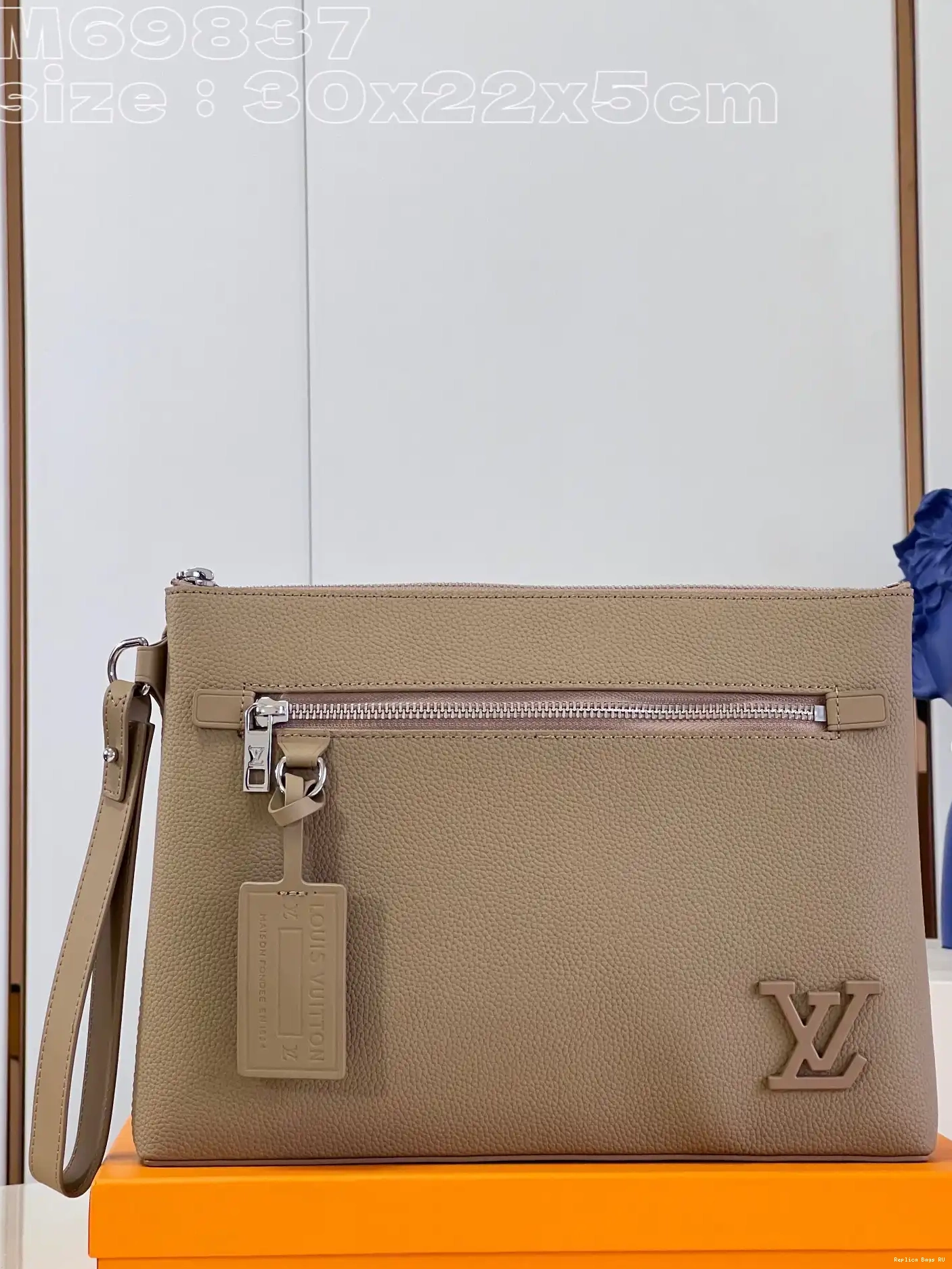 VUITTON IPAD POUCH LOUIS 0529